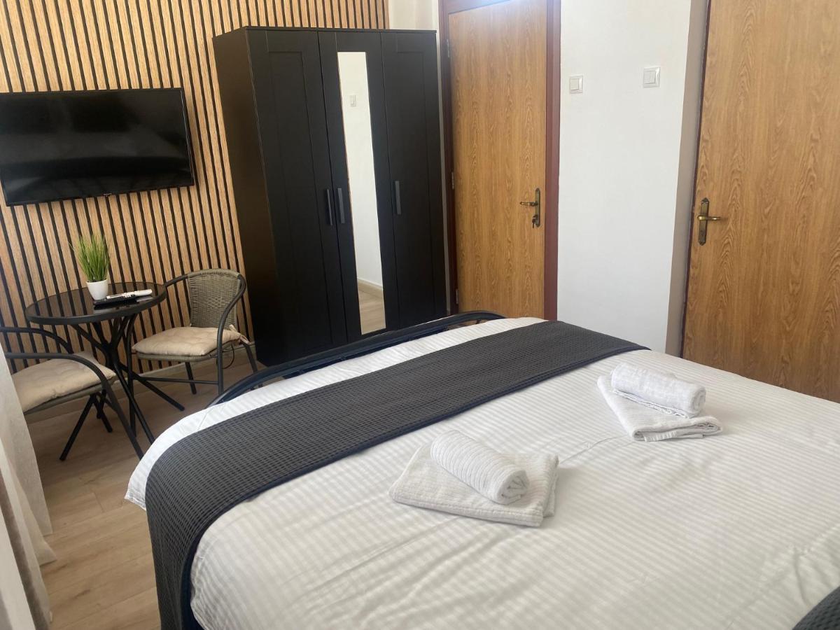 27mp - Dormitor Cu Baie Proprie - Balcon - Bucatarie Complet Utilata